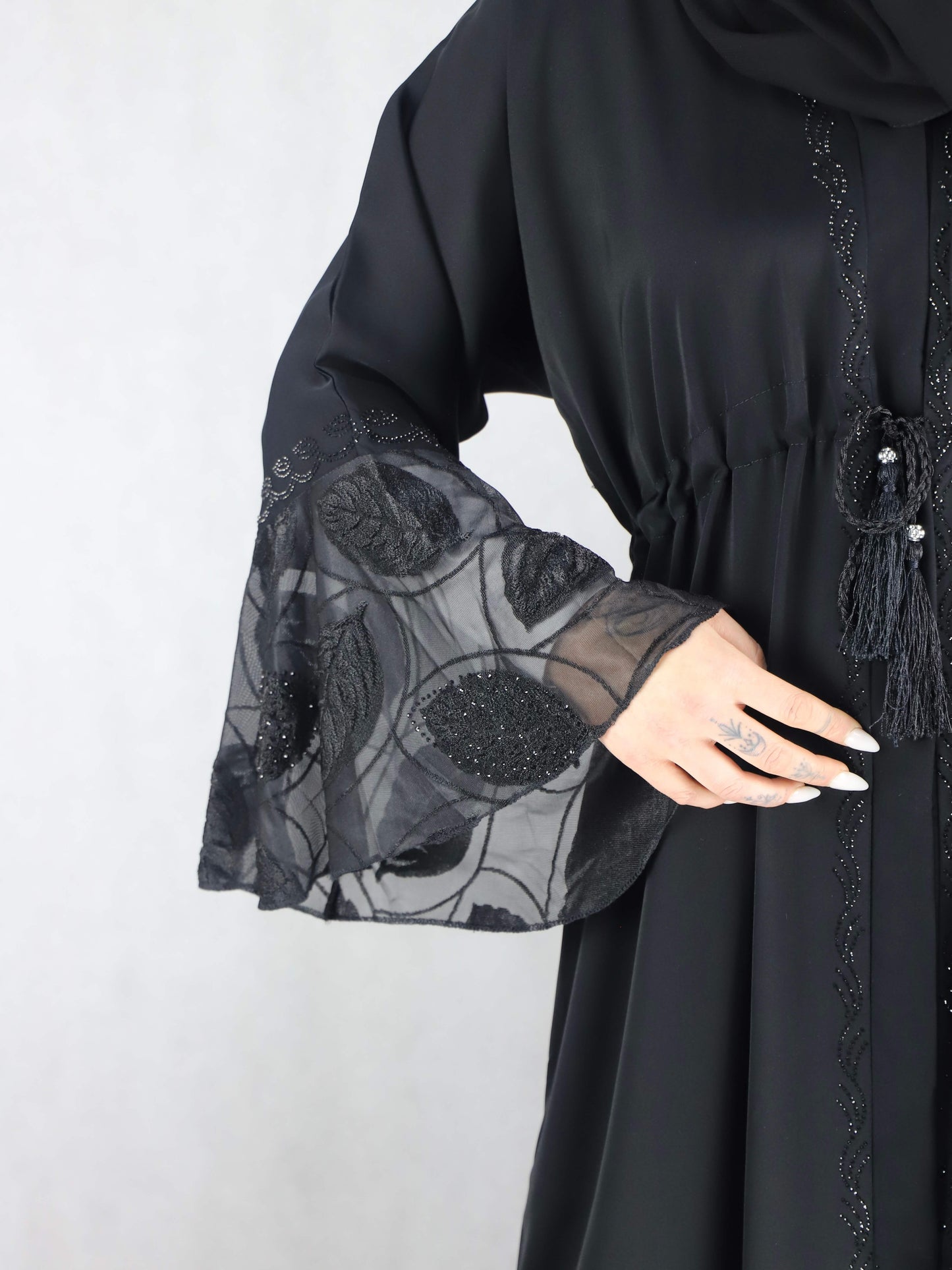 Classic Islamic Abaya Nida Fabric Abaya With Flared Lace.