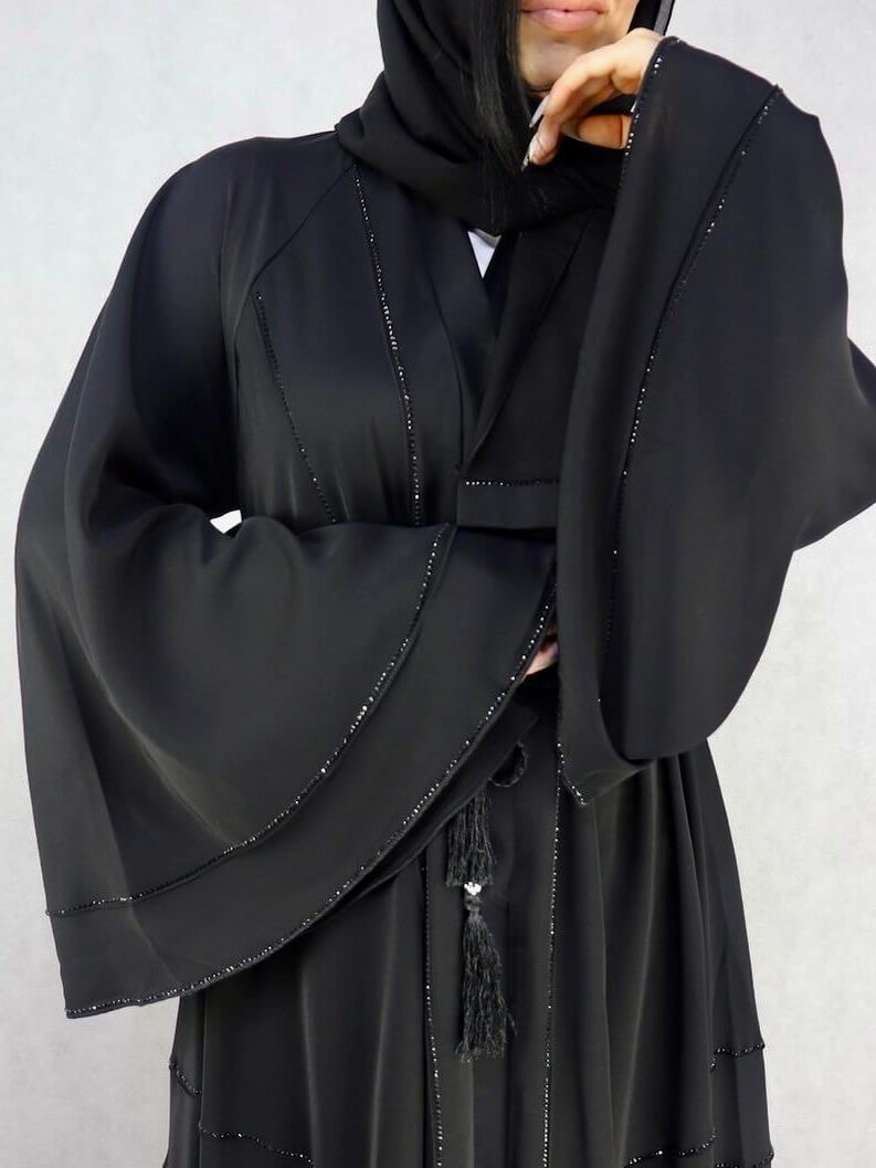 Nida material three pieces open abaya. Black colour