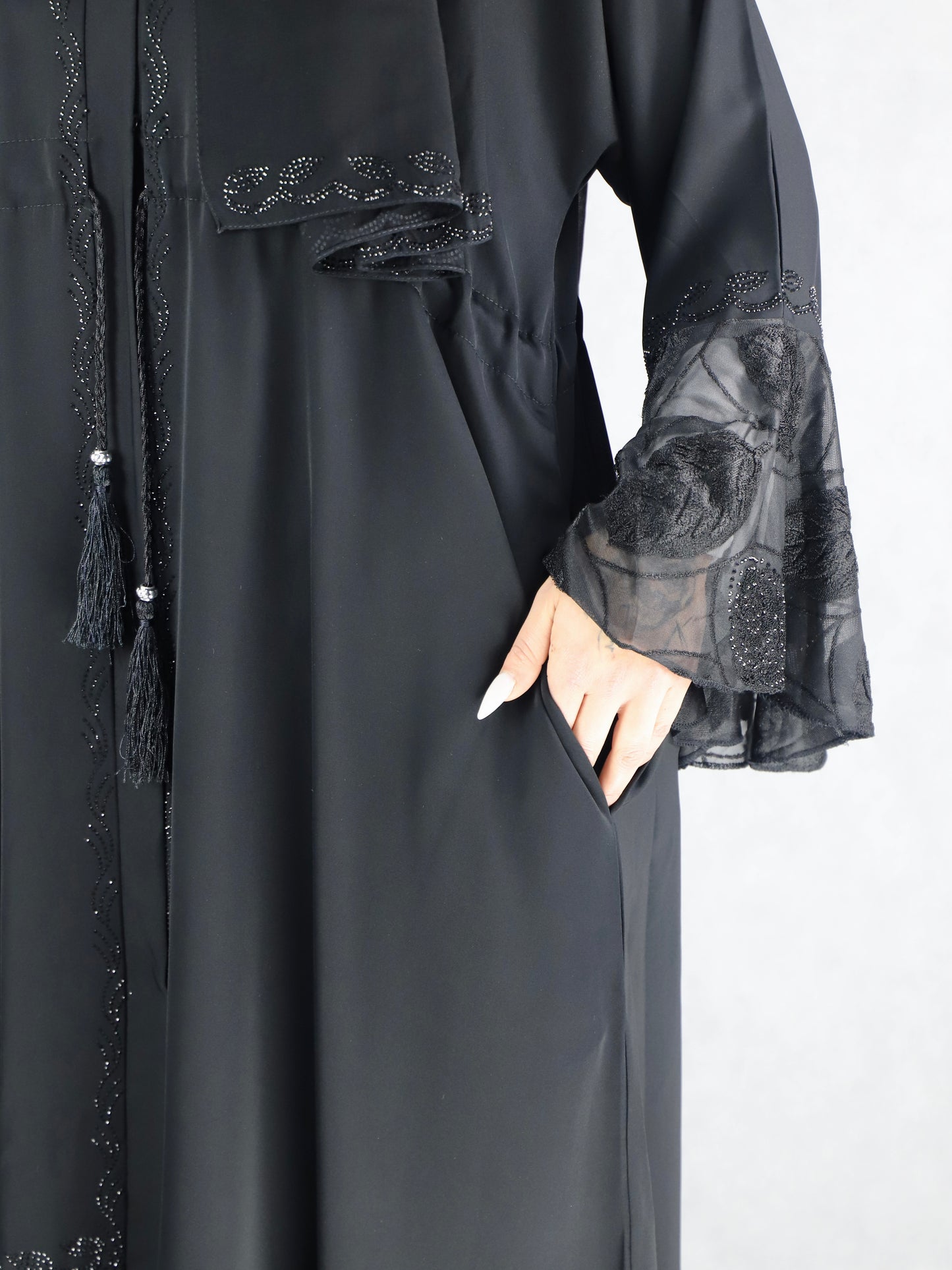 Classic Islamic Abaya Nida Fabric Abaya With Flared Lace.